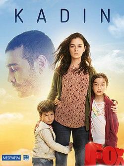 poster of the serie Kadin. Bahar withe her children doruk and nissan