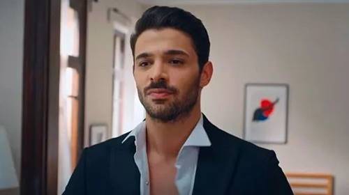 actor halit ozgur sari in the series gazli sakli