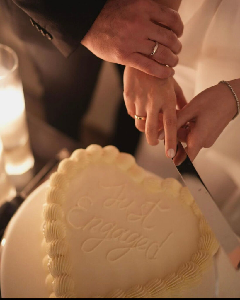 eda ece yasak elma's engagement cake