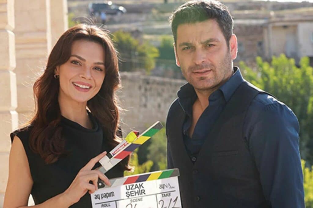 ozan-and-aliya-in-the series uzak sehir as alya and cihan albor